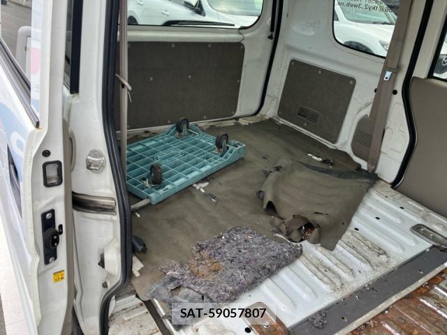 Suzuki EVERY 2014-09 8815866-16