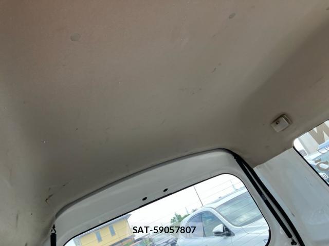 Suzuki EVERY 2014-09 8815866-17