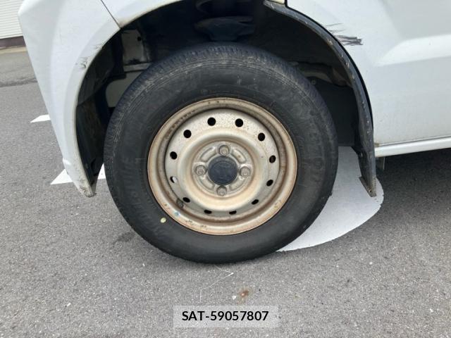 Suzuki EVERY 2014-09 8815866-4