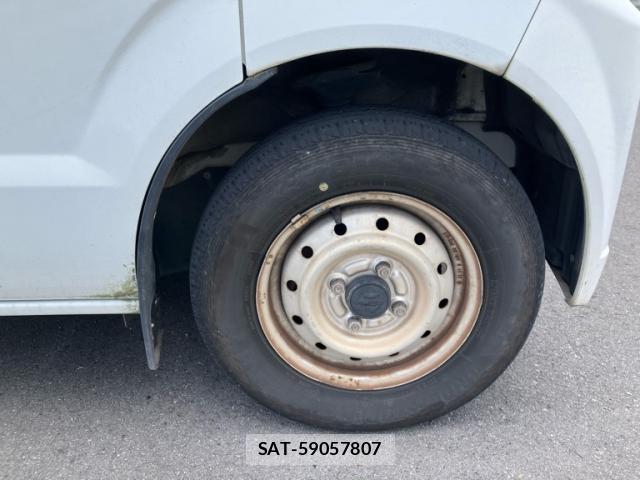 Suzuki EVERY 2014-09 8815866-6