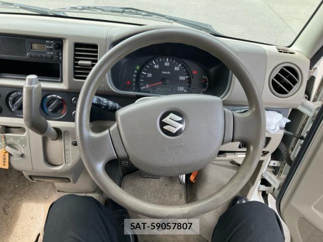 Suzuki EVERY 2014-09 8815866-9