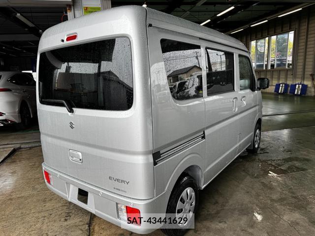 Suzuki EVERY 2026-08 8817410-17