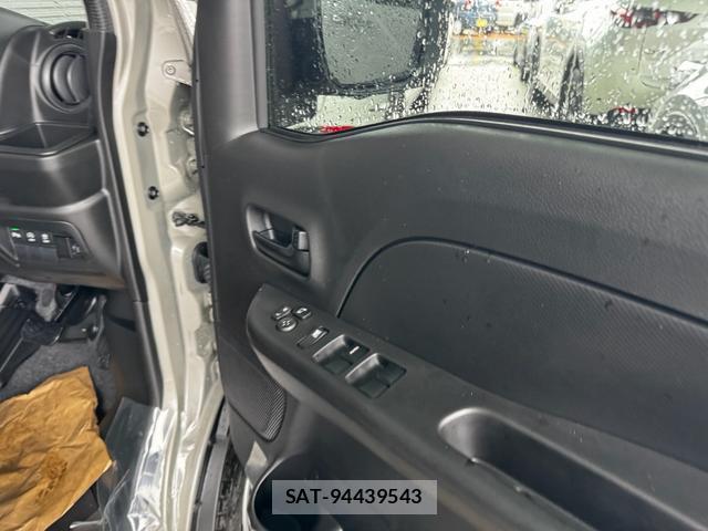 Suzuki EVERY 2026-08 8817411-18
