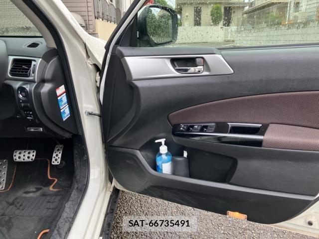 Subaru EXIGA CROSSOVER 2016-10 8813243-17