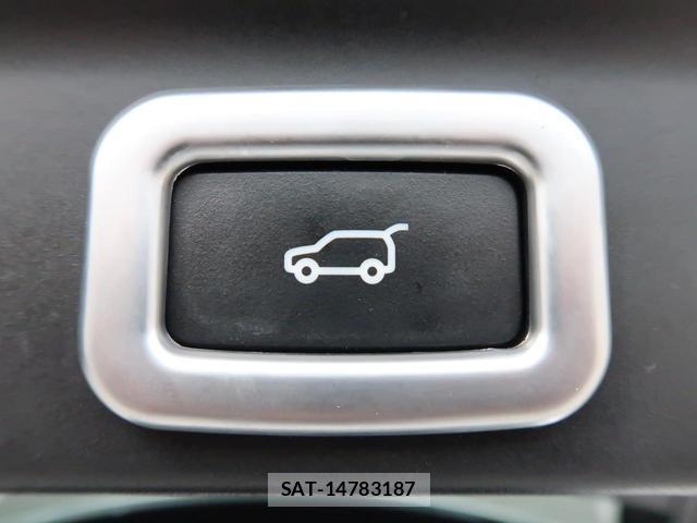 Jaguar F-PACE 2019-06 8813143-11