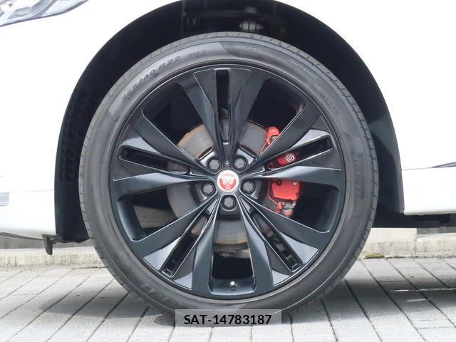 Jaguar F-PACE 2019-06 8813143-19