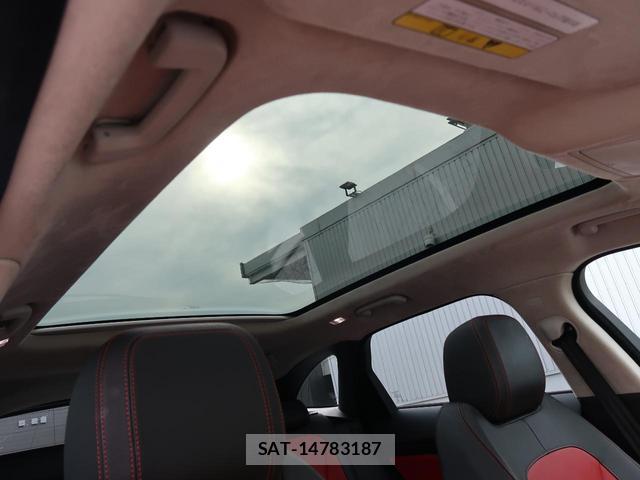 Jaguar F-PACE 2019-06 8813143-3