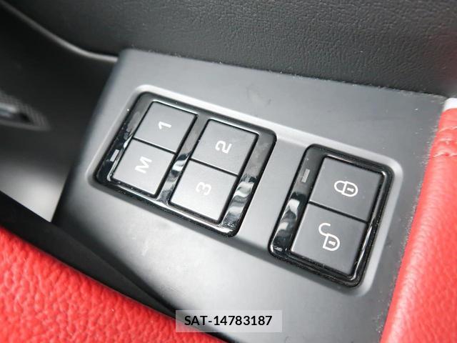 Jaguar F-PACE 2019-06 8813143-4