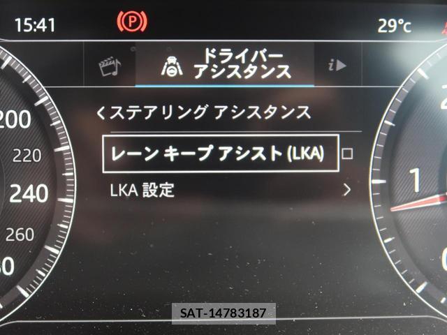 Jaguar F-PACE 2019-06 8813143-7