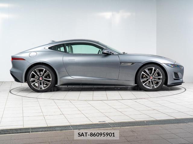 Jaguar F-TYPE 2022-03 8812472-13
