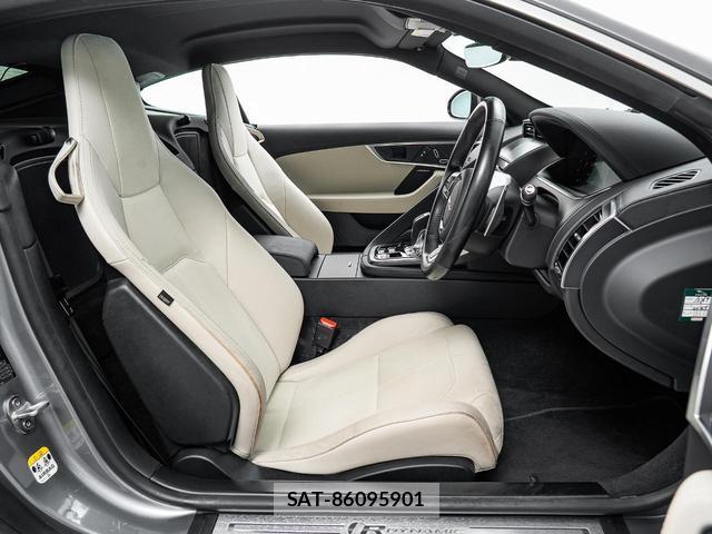 Jaguar F-TYPE 2022-03 8812472-16
