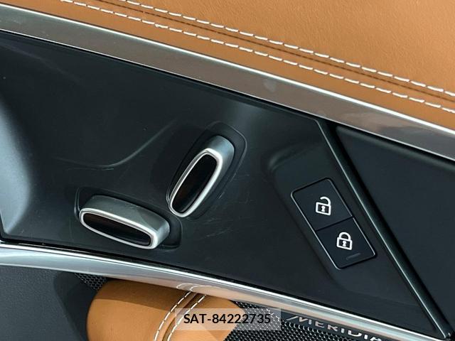 Jaguar F-TYPE 2023-08 8813218-5