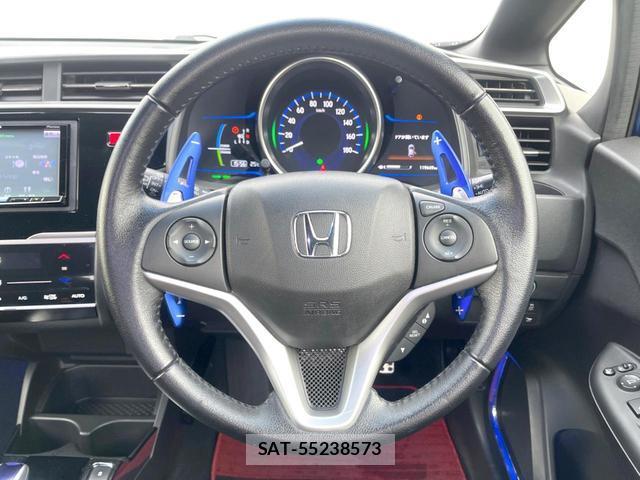 Honda FIT HYBRID 2015-12 8813677-10