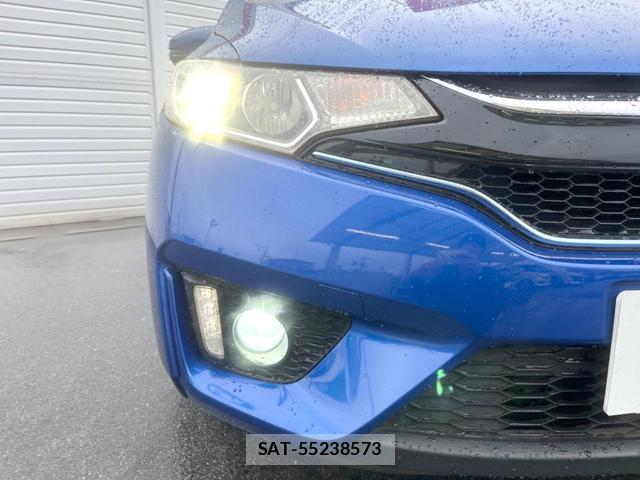 Honda FIT HYBRID 2015-12 8813677-12