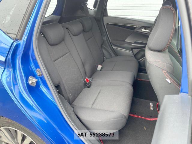 Honda FIT HYBRID 2015-12 8813677-8