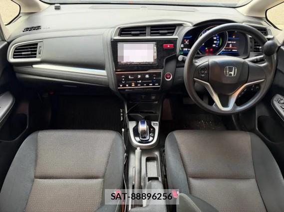 Honda FIT HYBRID 2013-10 8815556-2