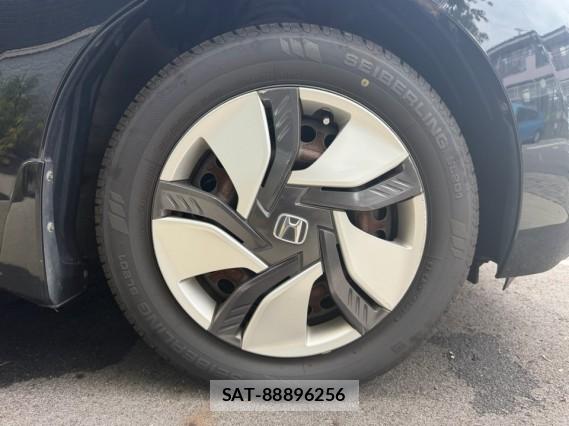 Honda FIT HYBRID 2013-10 8815556-7
