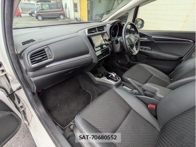 Honda FIT HYBRID 2015-08 8817074-14