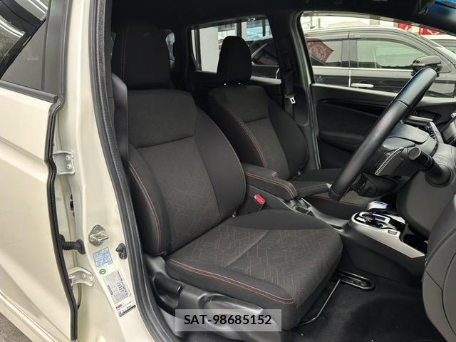 Honda FIT HYBRID 2014-09 8817102-4