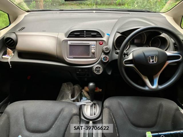 Honda FIT 2012-07 8813478-11