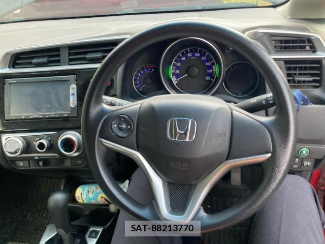 Honda FIT 2013-10 8813498-17
