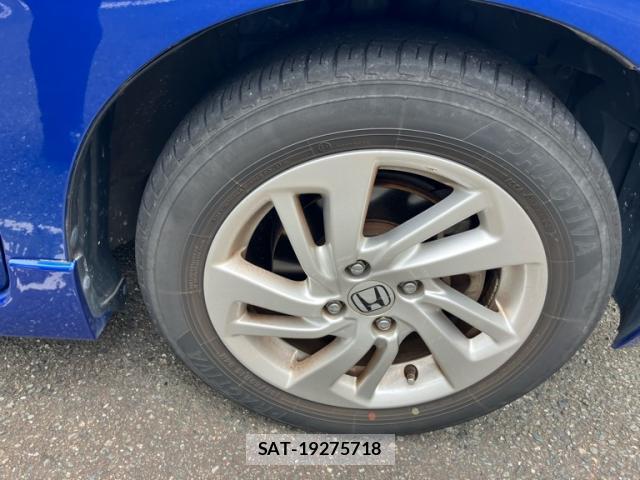 Honda FIT 2015-01 8813516-13