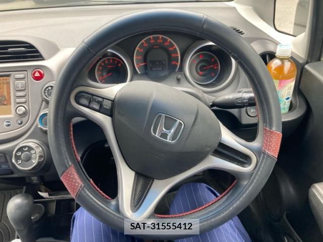 Honda FIT 2009-10 8813522-10