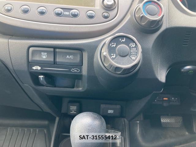 Honda FIT 2009-10 8813522-9
