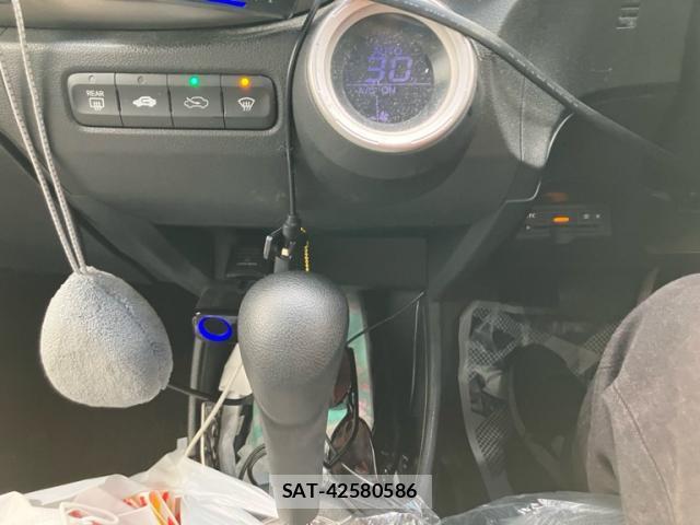 Honda FIT 2009-11 8813584-18