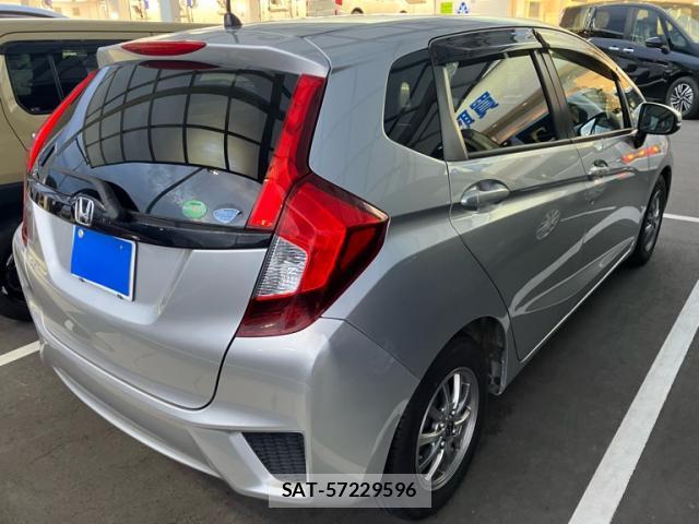 Honda FIT 2013-11 8813639-1