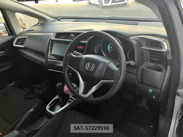 Honda FIT 2013-11 8813639-3