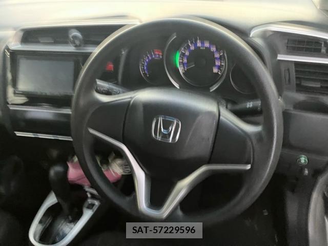 Honda FIT 2013-11 8813639-7
