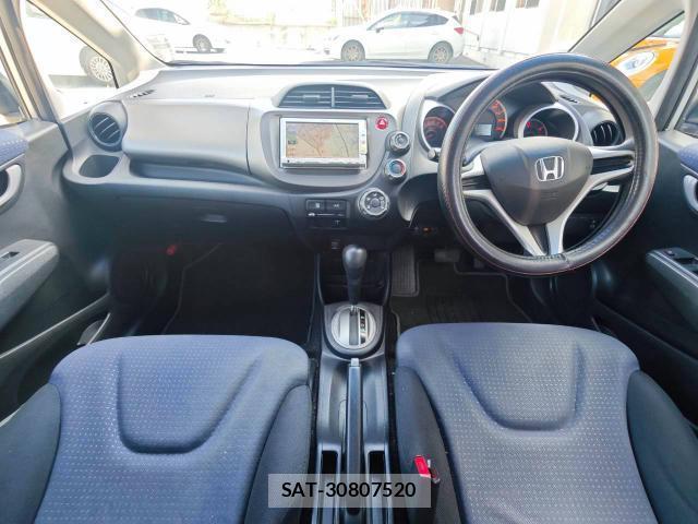 Honda FIT 2010-06 8814465-2