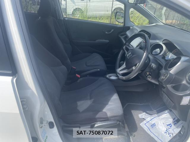Honda FIT 2010-05 8814569-10