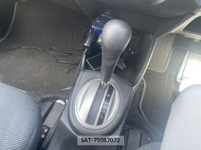 Honda FIT 2010-05 8814569-12
