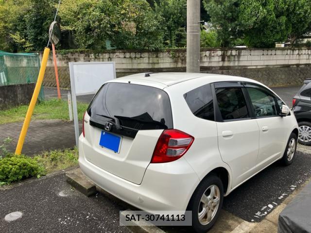 Honda FIT 2009-09 8815870-13