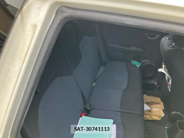 Honda FIT 2009-09 8815870-16