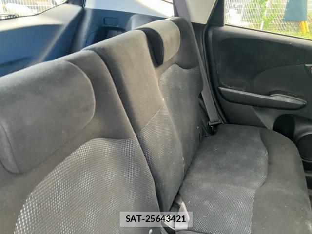 Honda FIT 2012-03 8816326-11