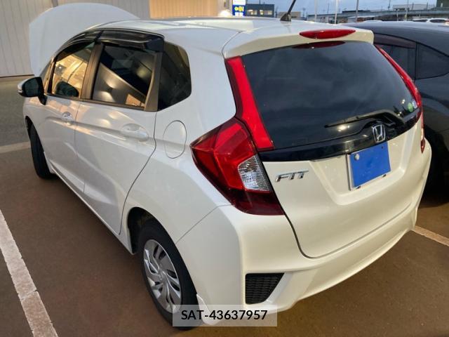 Honda FIT 2015-10 8817442-13