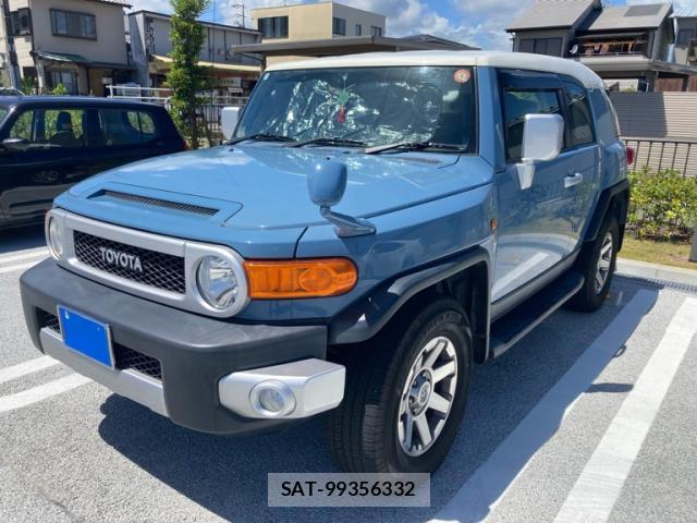 Toyota FJ CRUISER 2016-05 8812329-1