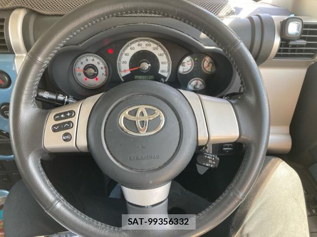 Toyota FJ CRUISER 2016-05 8812329-10