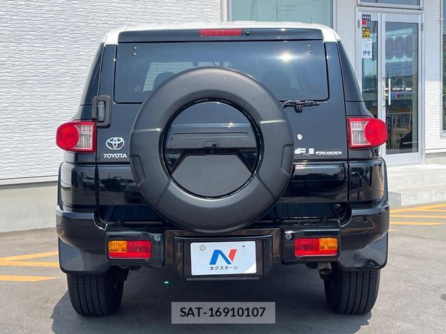 Toyota FJ CRUISER 2011-07 8813234-14