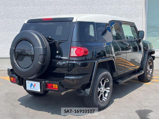 Toyota FJ CRUISER 2011-07 8813234-16