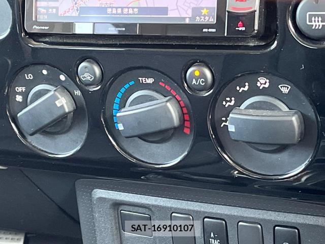 Toyota FJ CRUISER 2011-07 8813234-6
