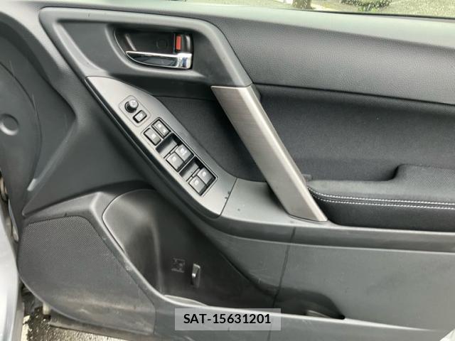 Subaru FORESTER 2013-02 8813249-17