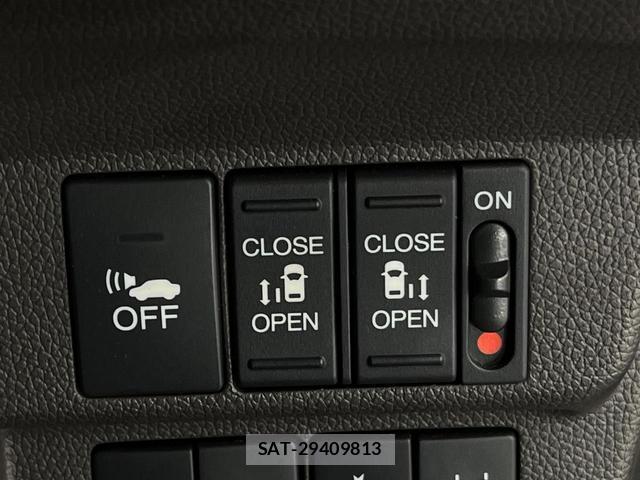 Honda FREED HYBRID 2017-05 8813125-5