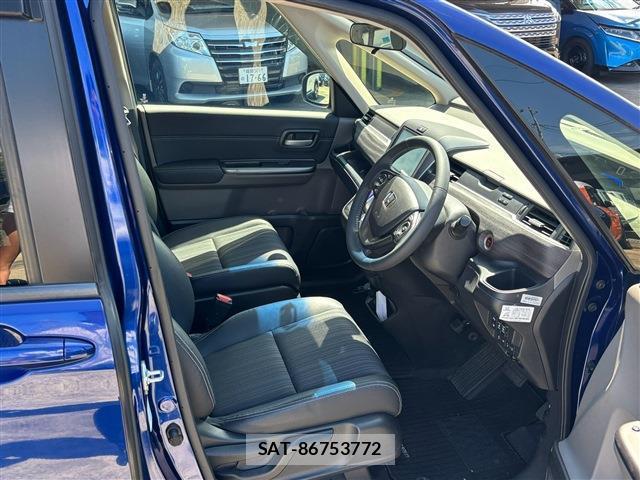 Honda FREED HYBRID 2018-01 8814717-18