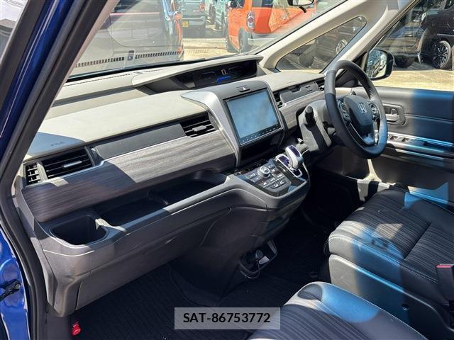 Honda FREED HYBRID 2018-01 8814717-3