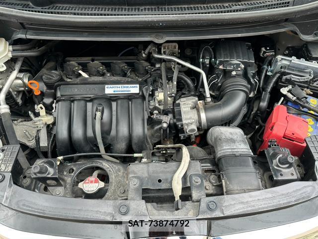 Honda FREED HYBRID 2017-04 8817803-18