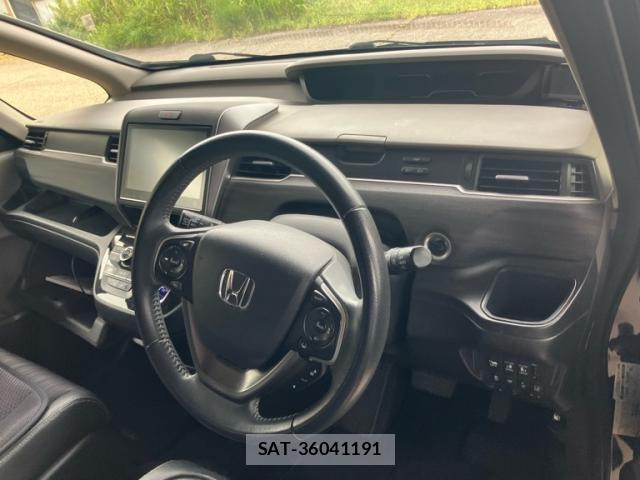 Honda FREED 2017-04 8813630-8